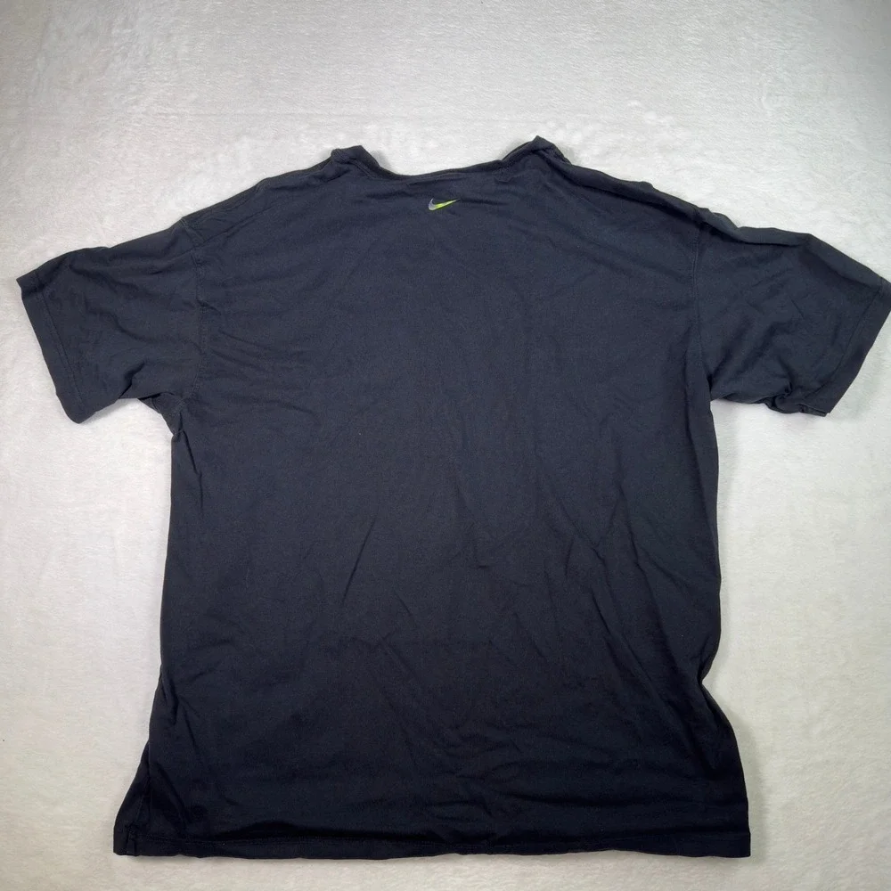 Nike‎ Tee Black Loose Fit Men's T-Shirt Graphic Print Size L Green Electric Wave